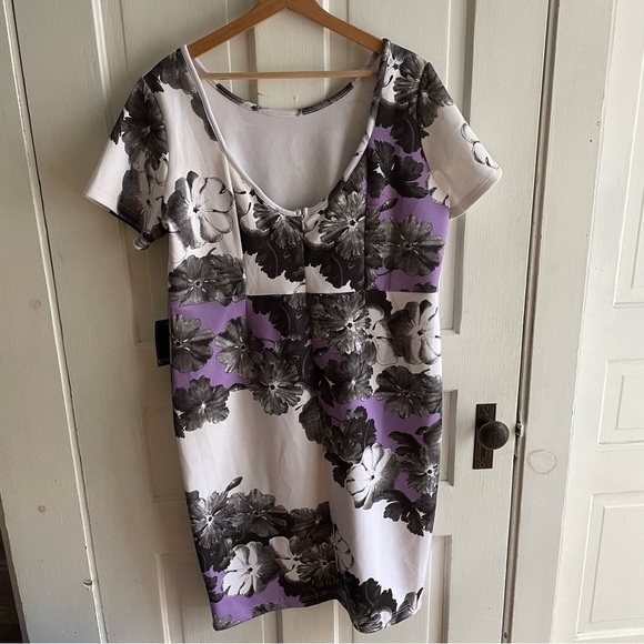 🥒 Eloquii NWT White Purple Floral Femme Bodycon Short Sleeve Mini Dress Plus 16 - Picture 2 of 12